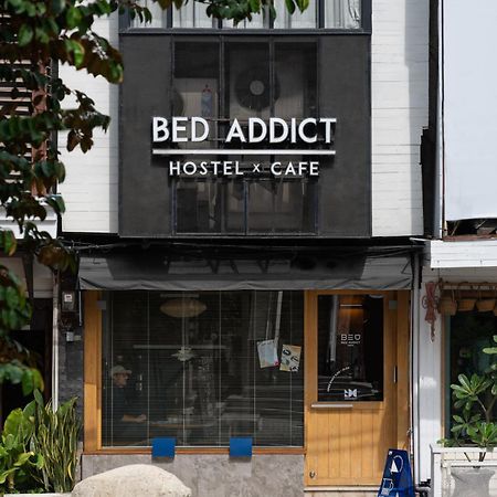 Bed Addict Hostel Chiang Mai Exteriör bild
