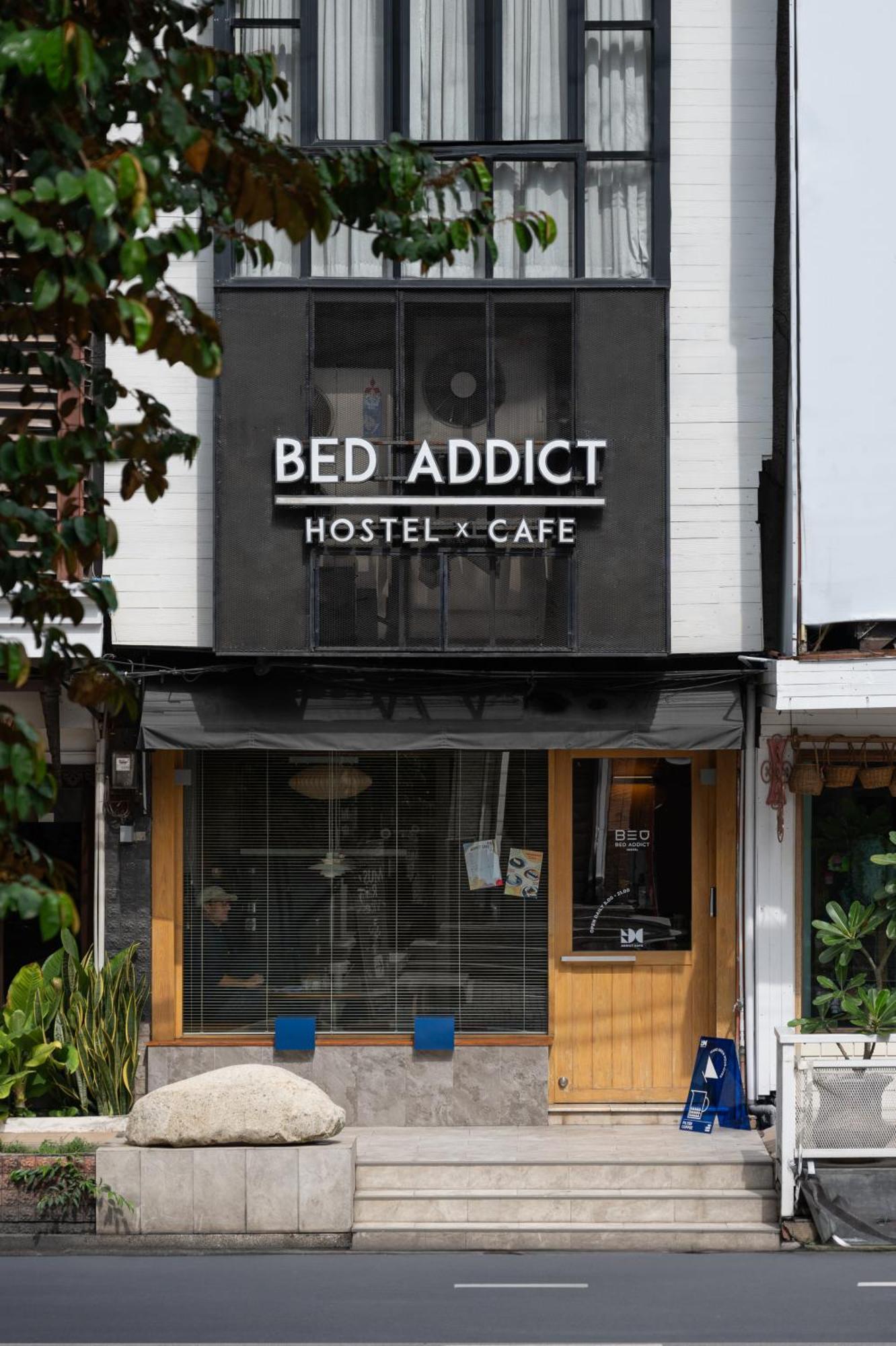 Bed Addict Hostel Chiang Mai Exteriör bild