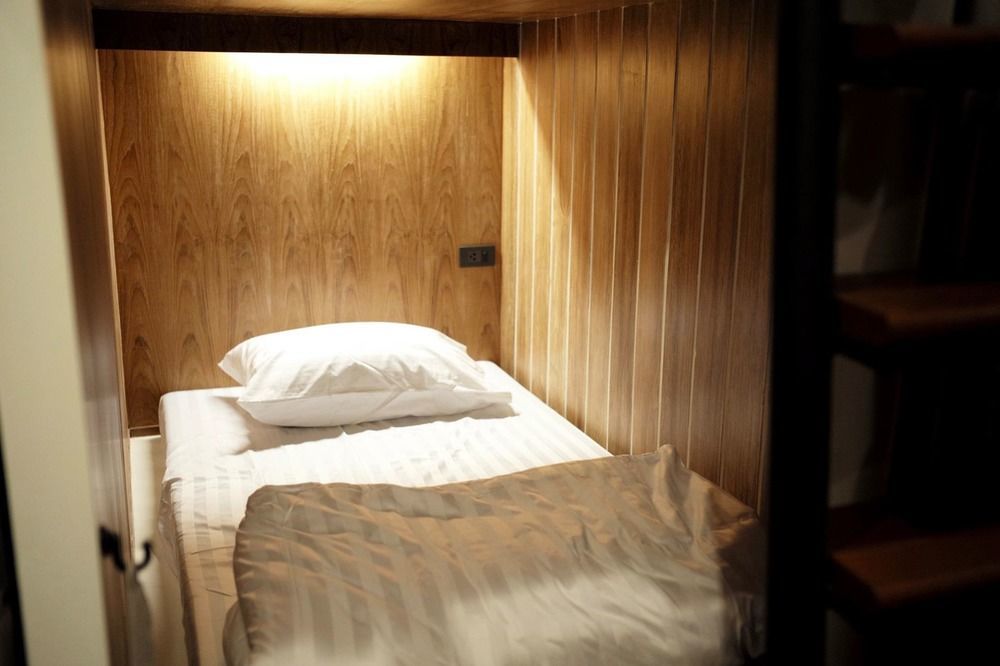 Bed Addict Hostel Chiang Mai Exteriör bild
