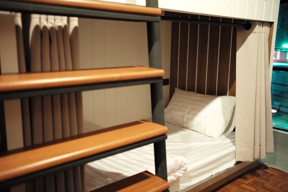 Bed Addict Hostel Chiang Mai Exteriör bild